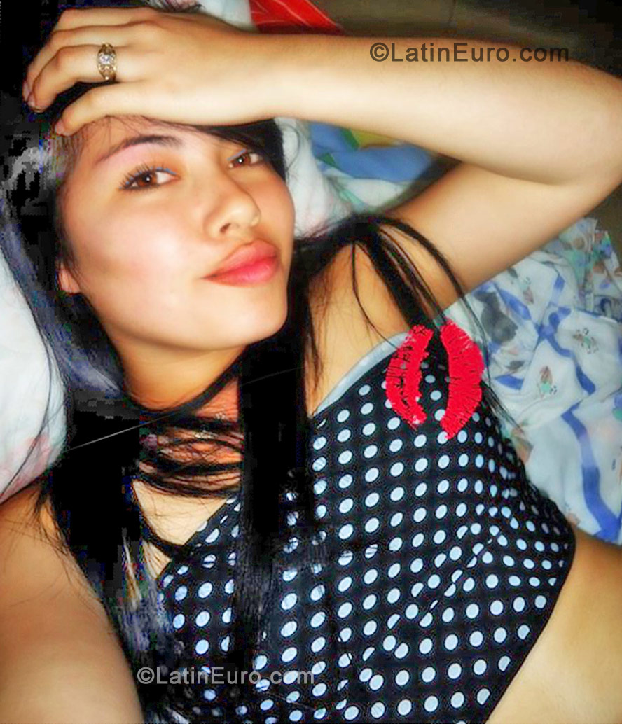Date this athletic Colombia girl Ana from Bogota CO12476
