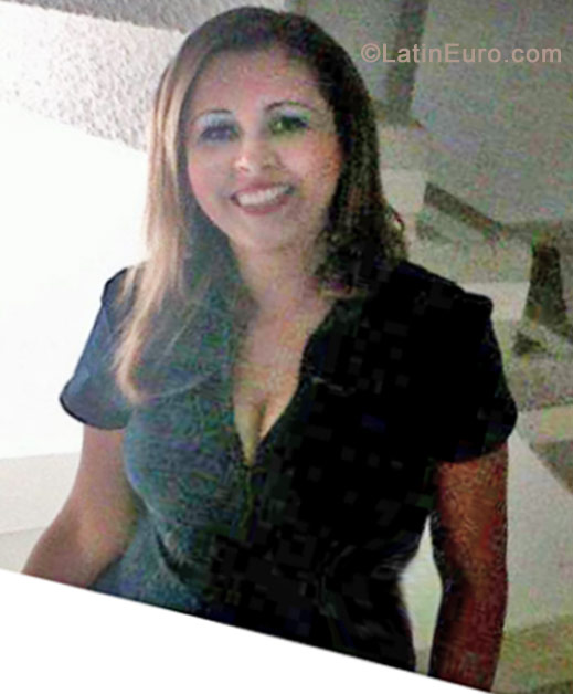 Date this cute Colombia girl Mary from Bucaramanga CO10428
