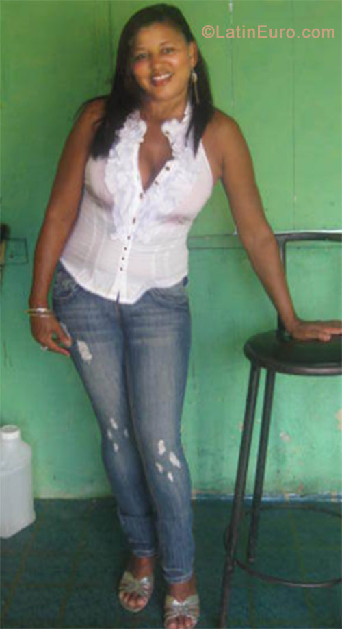 Date this delightful Dominican Republic girl Belquis from San Francisco De Macoris DO11775