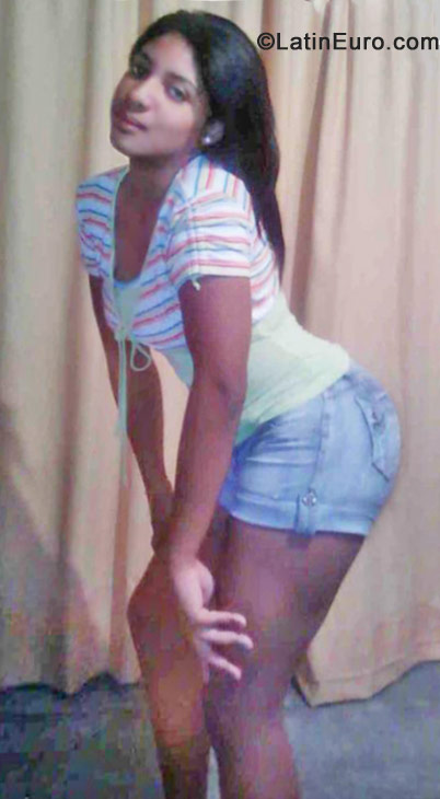 Date this beautiful Colombia girl Lois from Palmira CO10482