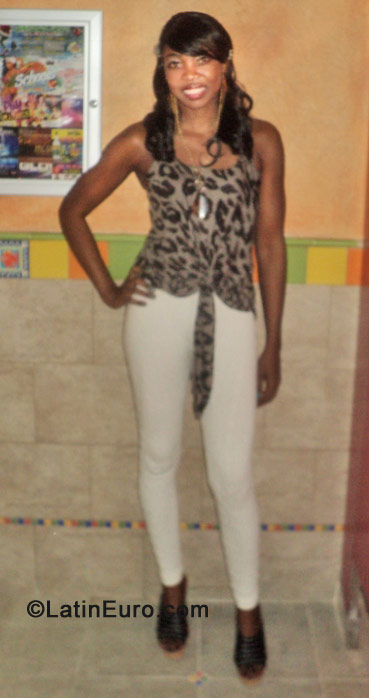 Date this foxy Jamaica girl Trine from Saint Ann JM2707