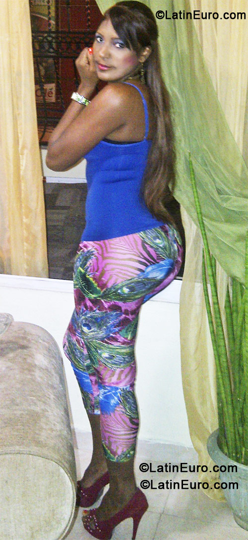 Date this delightful Dominican Republic girl Perla from Santo Domingo DO11327