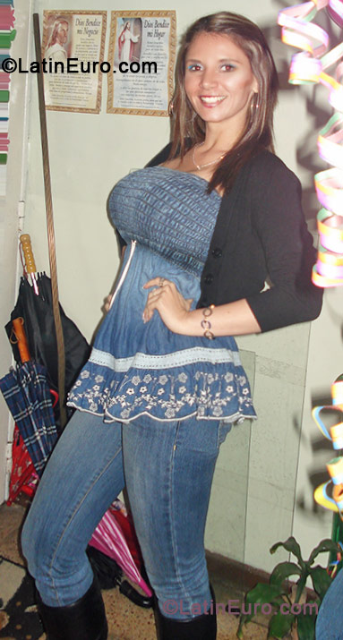 Date this stunning Colombia girl Natalia from Bogota CO10549