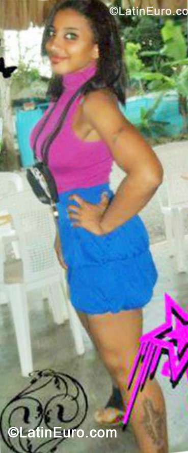 Date this sultry Dominican Republic girl Chrishy from San Francisco De Macoris DO11353