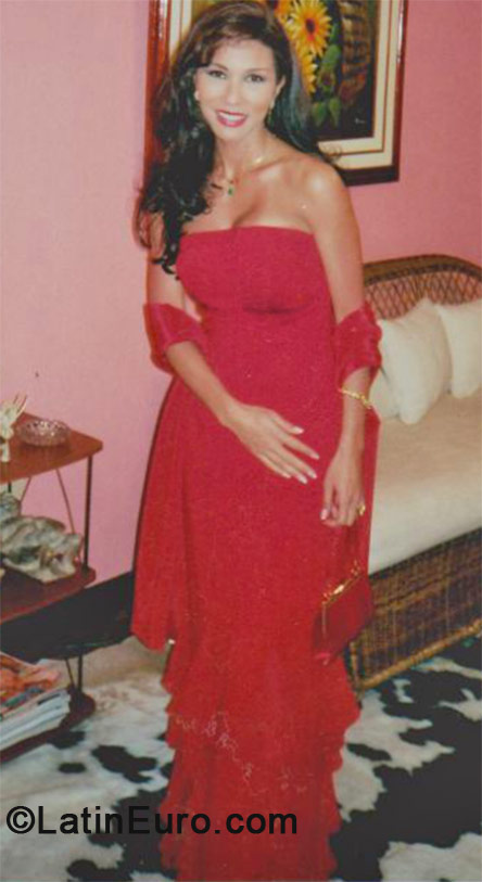 Date this cute Colombia girl SOPHIA from Bogota CO10562