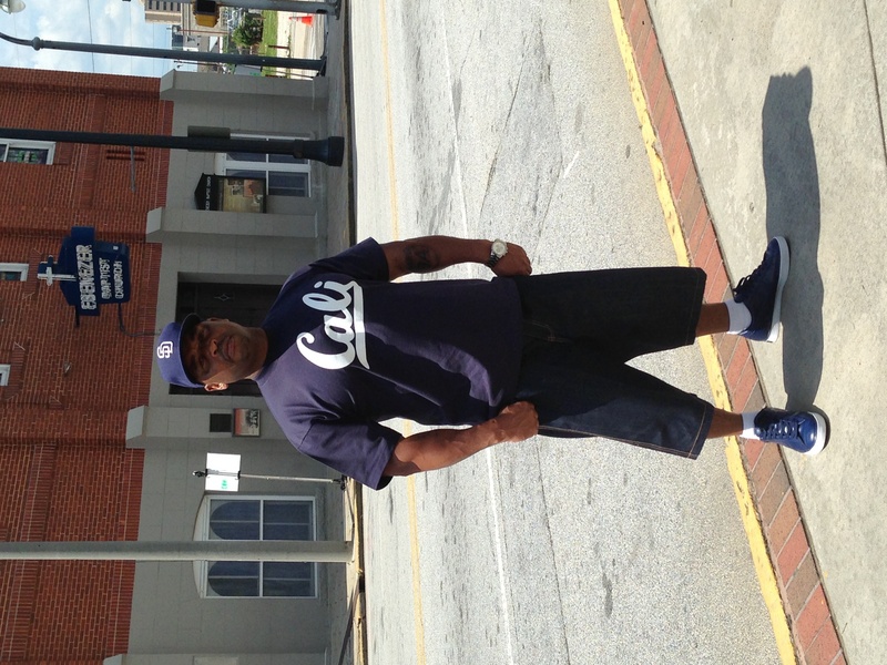Date this tall United States man Darrell from San Diego US13117