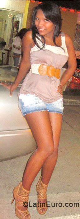 Date this passionate Colombia girl Paola from Cartagena CO10591