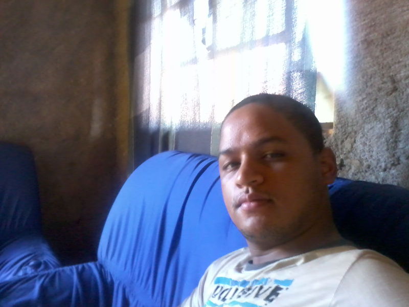 Date this tall Brazil man Samuel valadares from Goiania BR6759