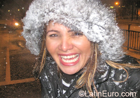 Date this good-looking Brazil girl Luciana from Sao Paulo BR6770