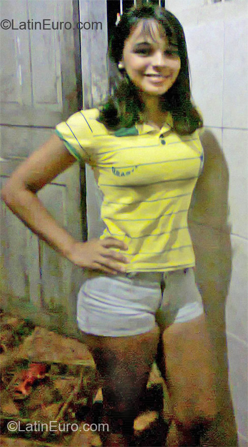 Date this good-looking Brazil girl Pricilla from Joao Pessoa BR6772