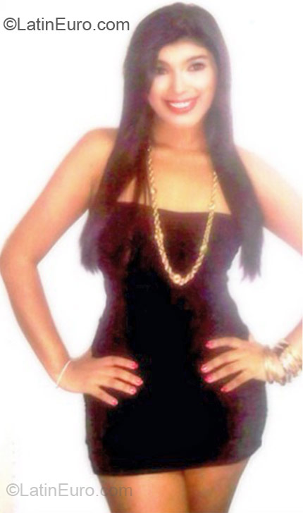 Date this hard body Colombia girl Laura from Barranquilla CO10643