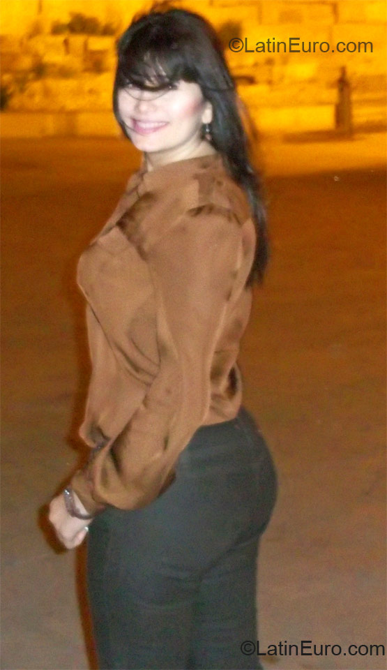 Date this hot Colombia girl Patricia from Cartagena CO10723