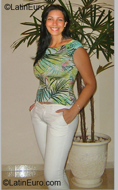 Date this voluptuous Brazil girl Poliana from Sao Paulo BR6797