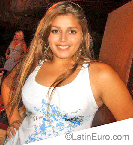 Date this stunning Brazil girl Fernanda from Uberaba BR6834