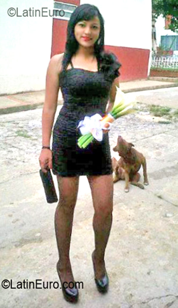 Date this lovely Colombia girl Francycc13 from Bogota CO15500