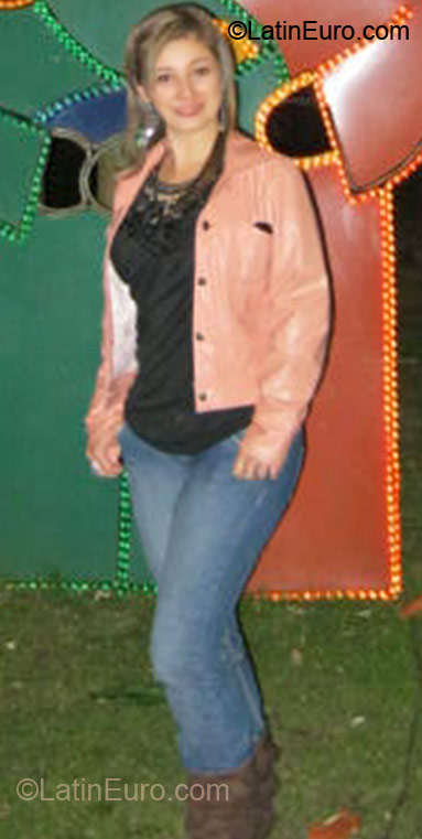 Date this sensual Colombia girl Adriana from Bogota CO10709