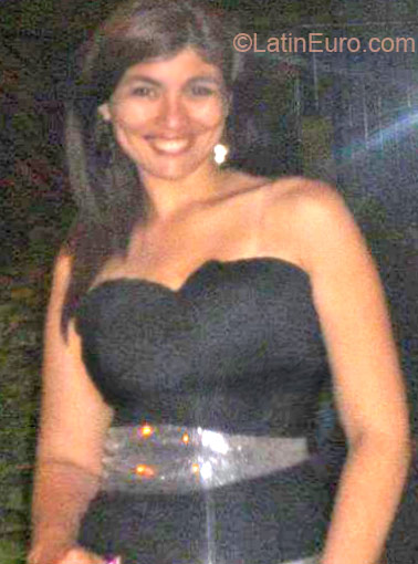 Date this good-looking Peru girl Valentina from Lima PE725