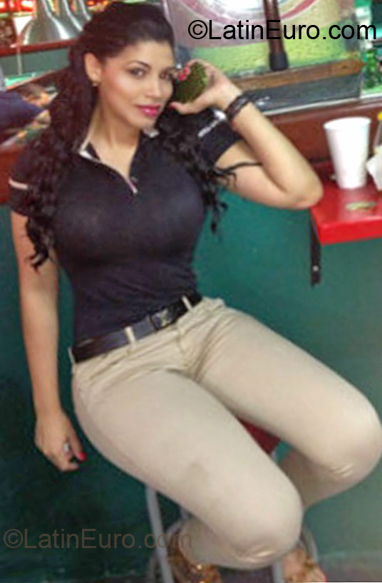 Date this pretty Dominican Republic girl Fanny from Santo Domingo DO11558