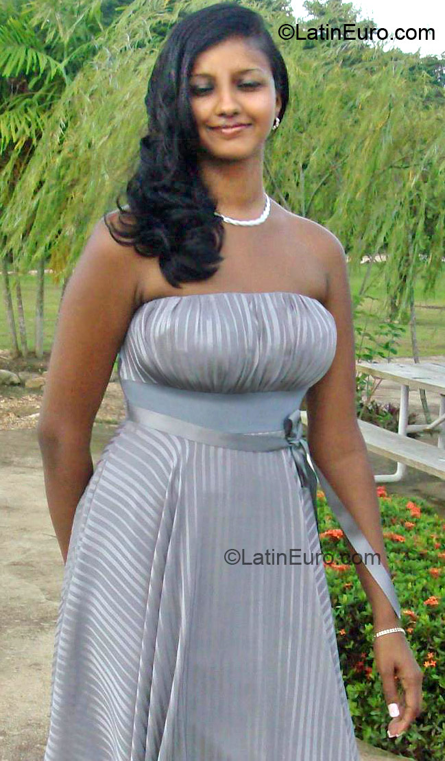 Date this beautiful United States girl Cris from New York US13264