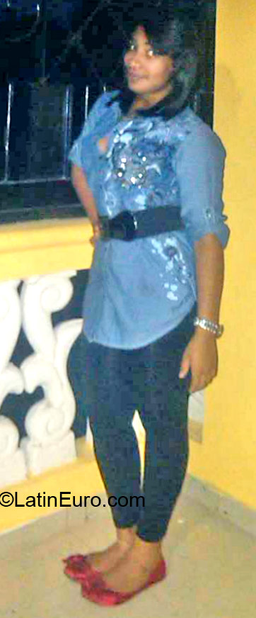 Date this pretty Dominican Republic girl Katherine from La Vega DO11586