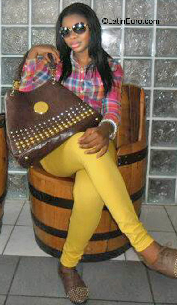 Date this athletic Jamaica girl TiaChinPoo from Kingston JM568