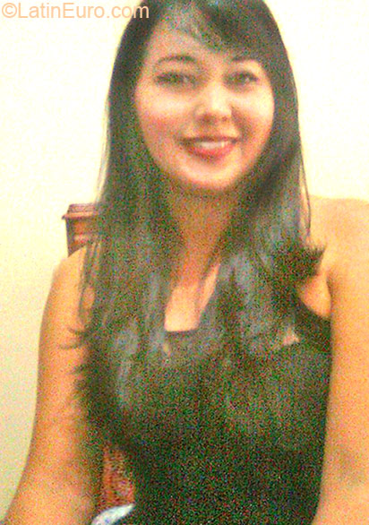 Date this attractive Colombia girl Gloria from Cartagena CO10784