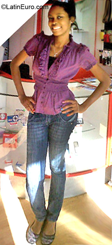 Date this voluptuous Curacao girl Zeneida from  CB6