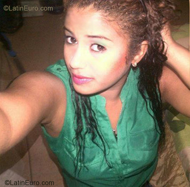 Date this gorgeous Dominican Republic girl Sandra from Santo Dominigo DO11764