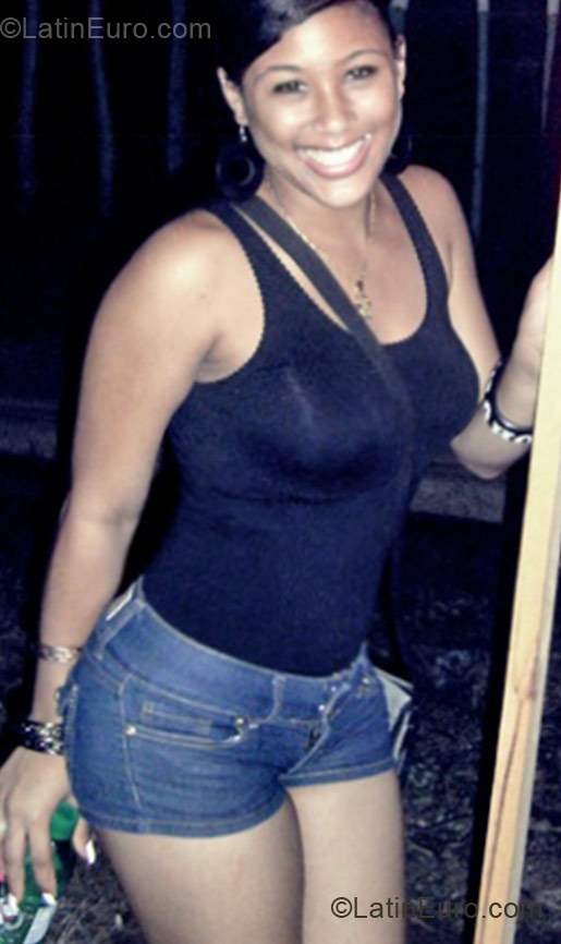 Date this charming Dominican Republic girl Isabela from Santo Domingo DO11766