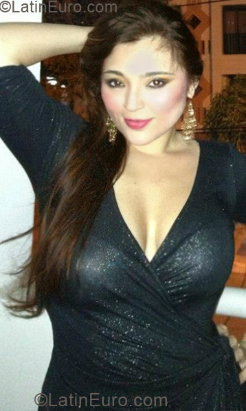 Date this georgeous Colombia girl Elizabeth from Santa Marta CO10827