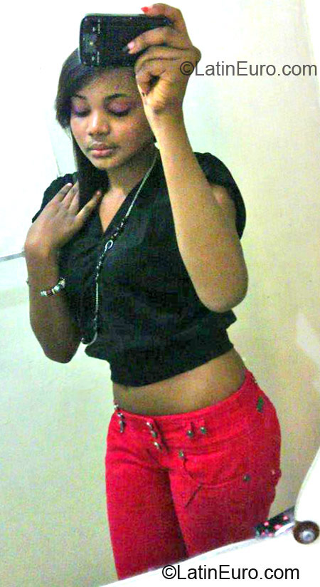 Date this voluptuous Dominican Republic girl Maria from Santo Domingo DO11810