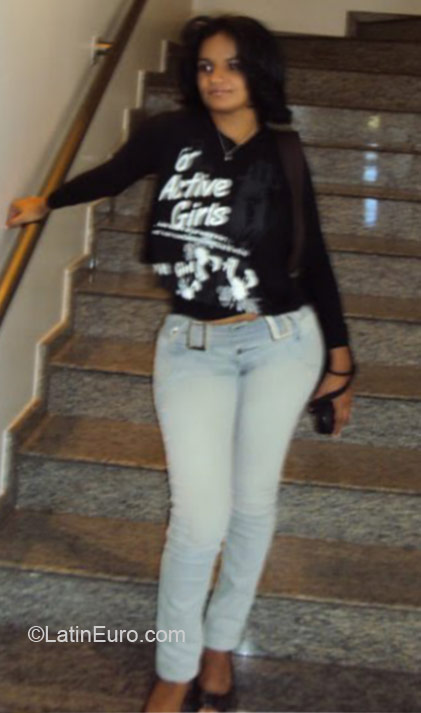 Date this hard body Brazil girl Evania from Formoso Do Araguaia BR6924