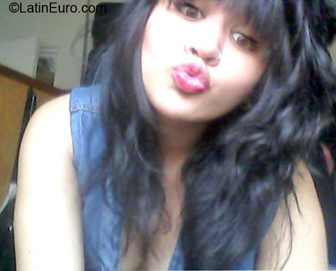 Date this georgeous Colombia girl Paola from Bogota CO10859