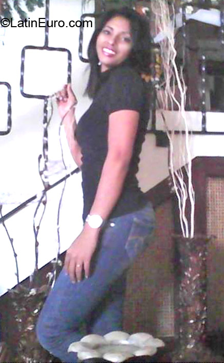 Date this attractive Dominican Republic girl Mariecruz from San Cristobal DO11885
