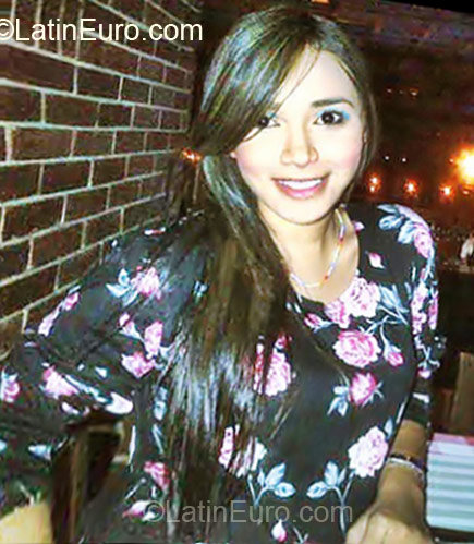 Date this sensual Colombia girl Eliana from Monteria CO10893