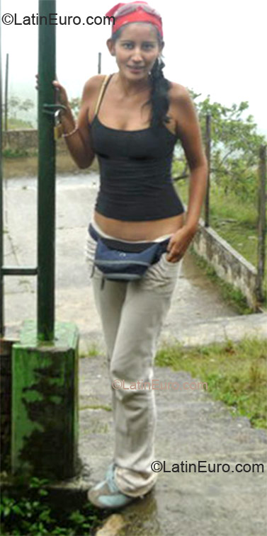 Date this exotic Colombia girl Nidi from Acacias CO10895