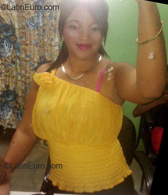 Date this hot Dominican Republic girl Josmary payano from Santo Domingo DO11923