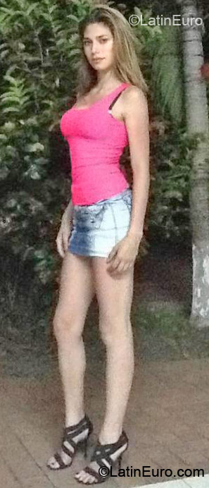 Date this hot Colombia girl Luz from Bogota CO11018