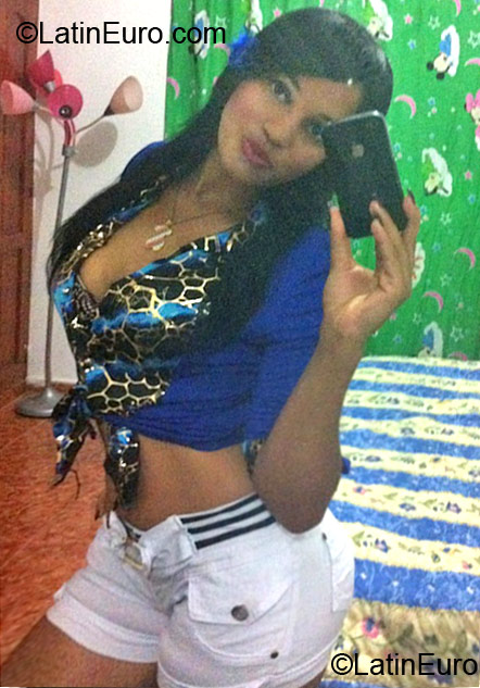 Date this charming Dominican Republic girl Estefany from Santiago DO11966