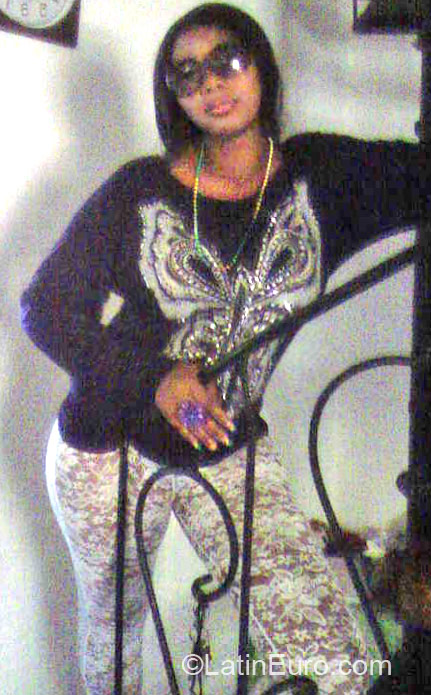 Date this voluptuous Jamaica girl Kadean from Kingston GB683