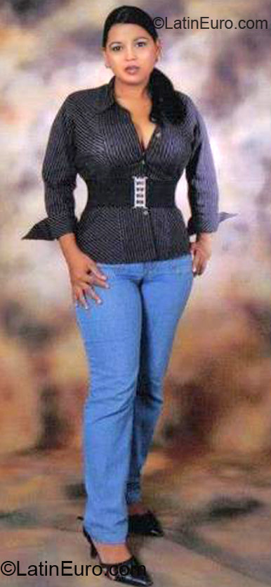Date this hot Colombia girl Maria Isabel from Barranquilla CO11158