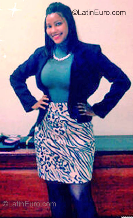 Date this georgeous Dominican Republic girl Lala from Santo Domingo DO17598