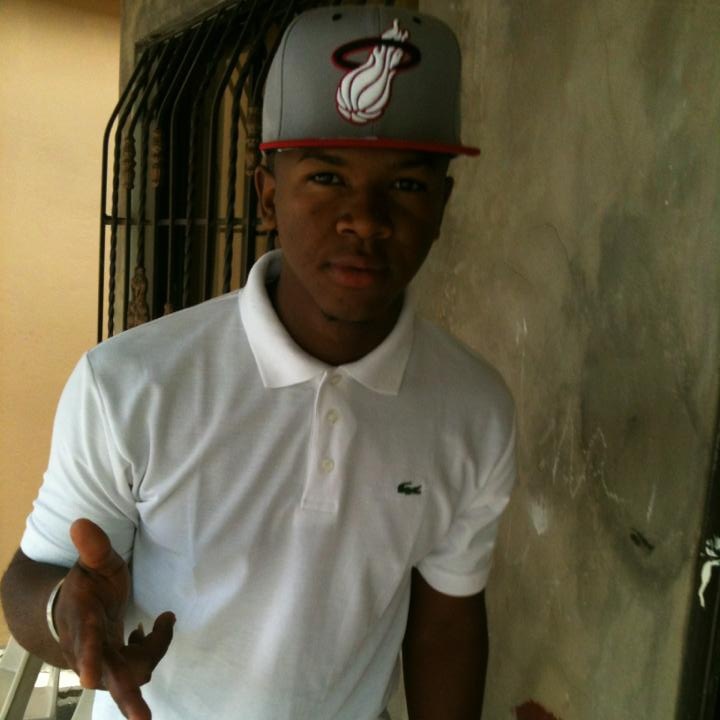 Date this gorgeous Dominican Republic man Jose alberto si from Sonto Domingo DO12148