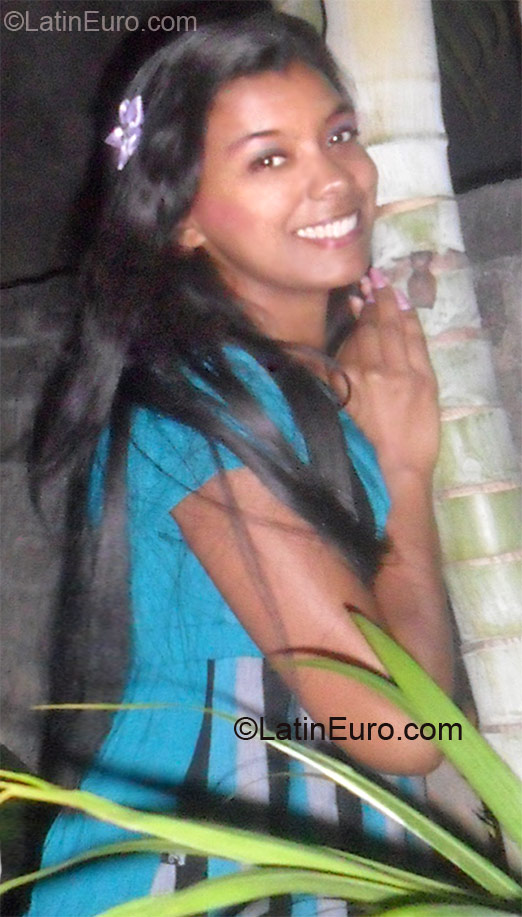 Date this good-looking Brazil girl Viviane from Linhares BR7072