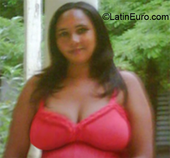 Date this sensual Dominican Republic girl ROSALEIDA from Santo Domingo DO12271