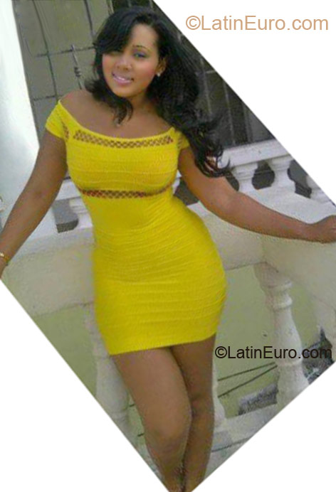 Date this happy Dominican Republic girl Rashel from Santo Domingo DO12295