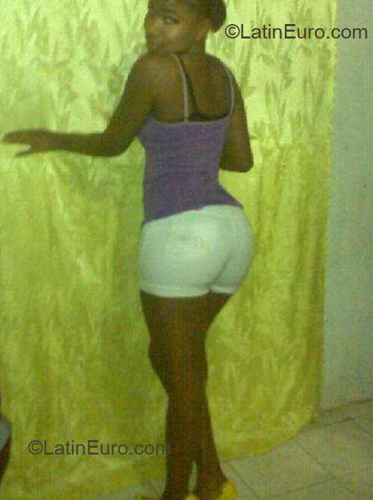 Date this passionate Jamaica girl Rushelle from Kingston JM2495