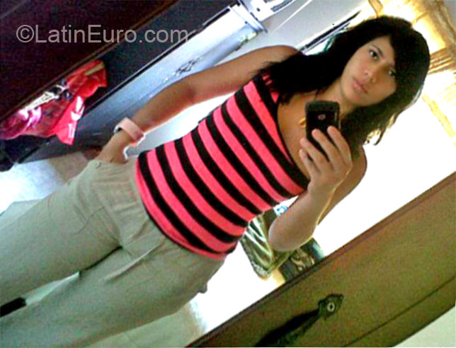 Date this good-looking Colombia girl Marcela from Cali CO11260