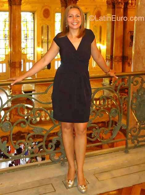 Date this voluptuous Brazil girl Angel from Porto Alegre BR7098