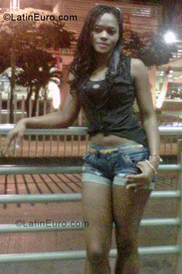 Date this exotic Colombia girl Jeimy rivas from Cali CO11297